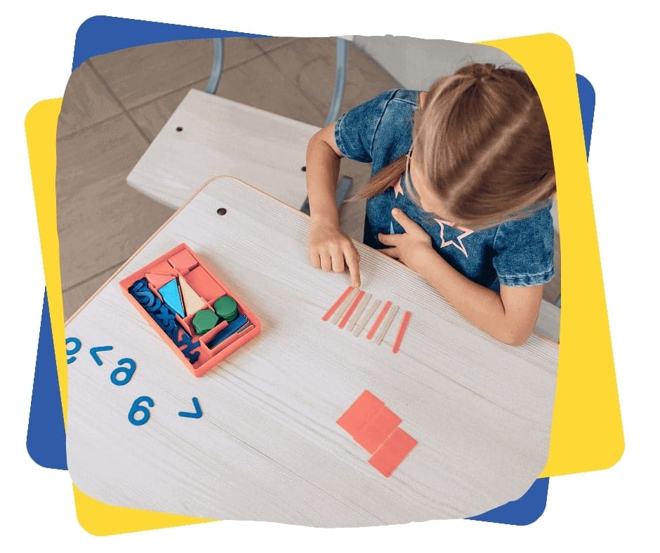 Fille apprendre espace ordonné